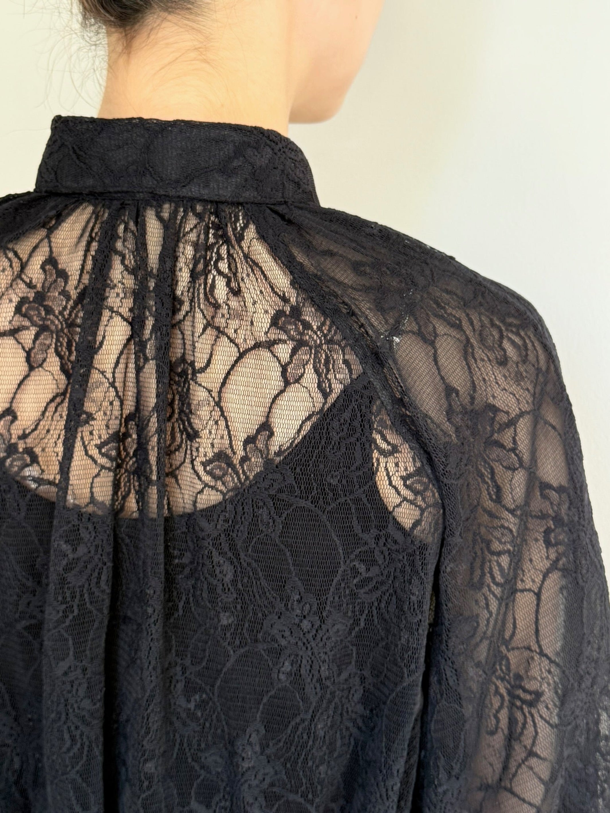 FLOWER LACE BALLOON SLEEVE BLOUSE