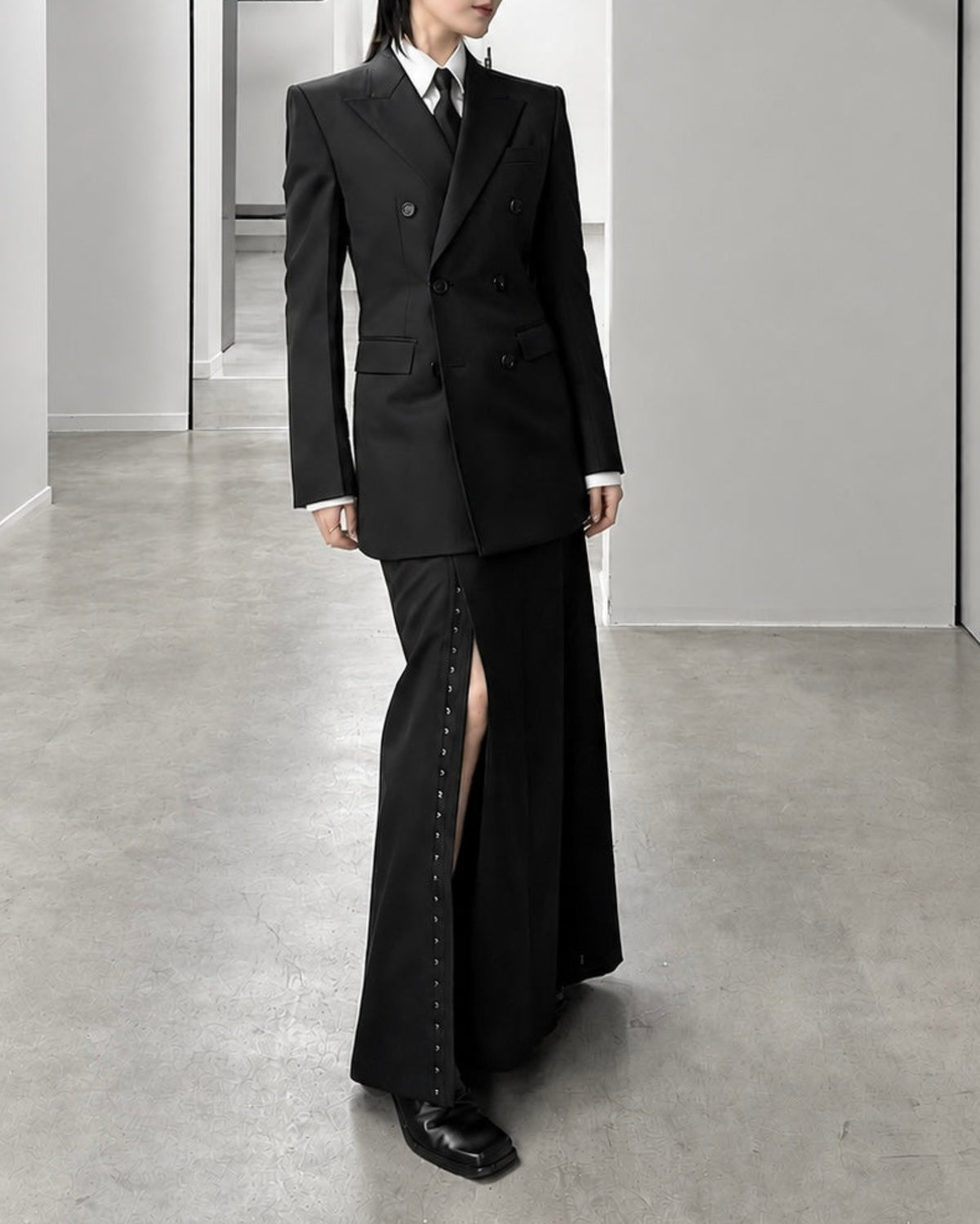 WOOL GABARDINE SLIT SKIRT