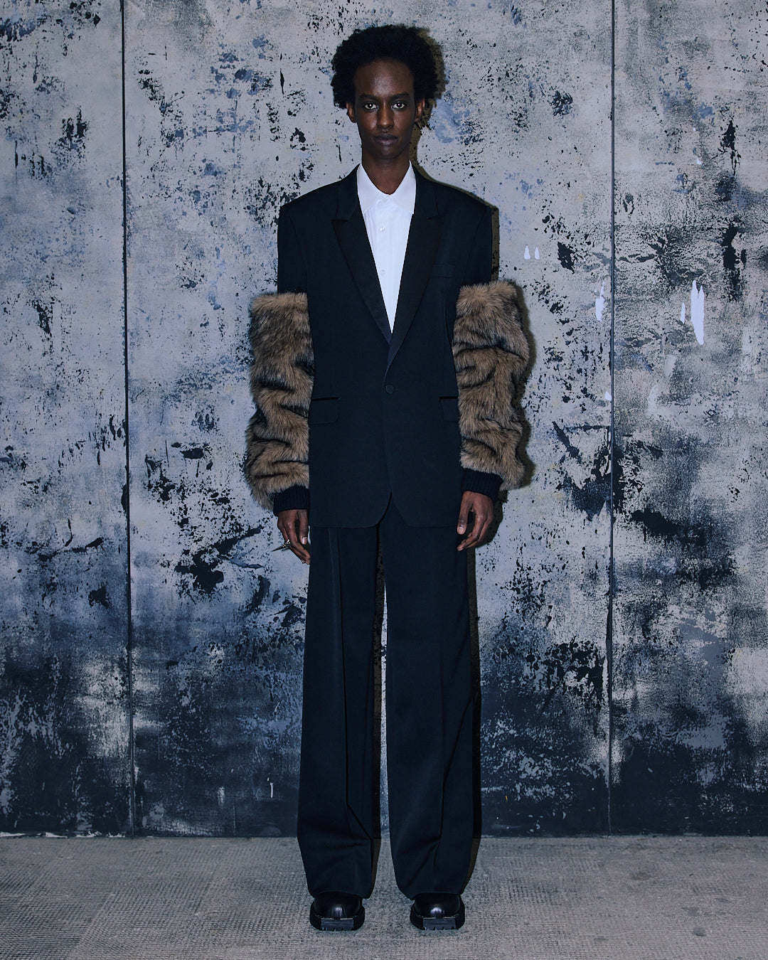 DOESKIN SINGLE BREASTED DINNER JACKET