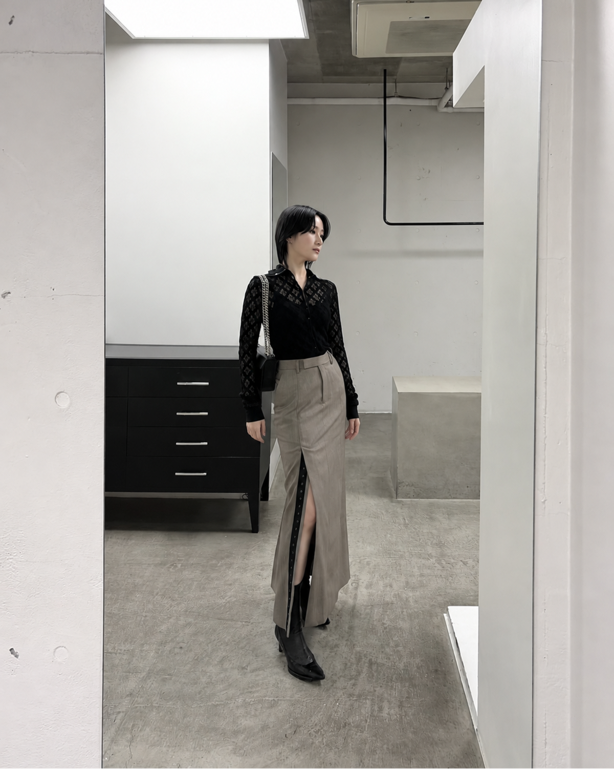 WOOL GABARDINE SLIT SKIRT