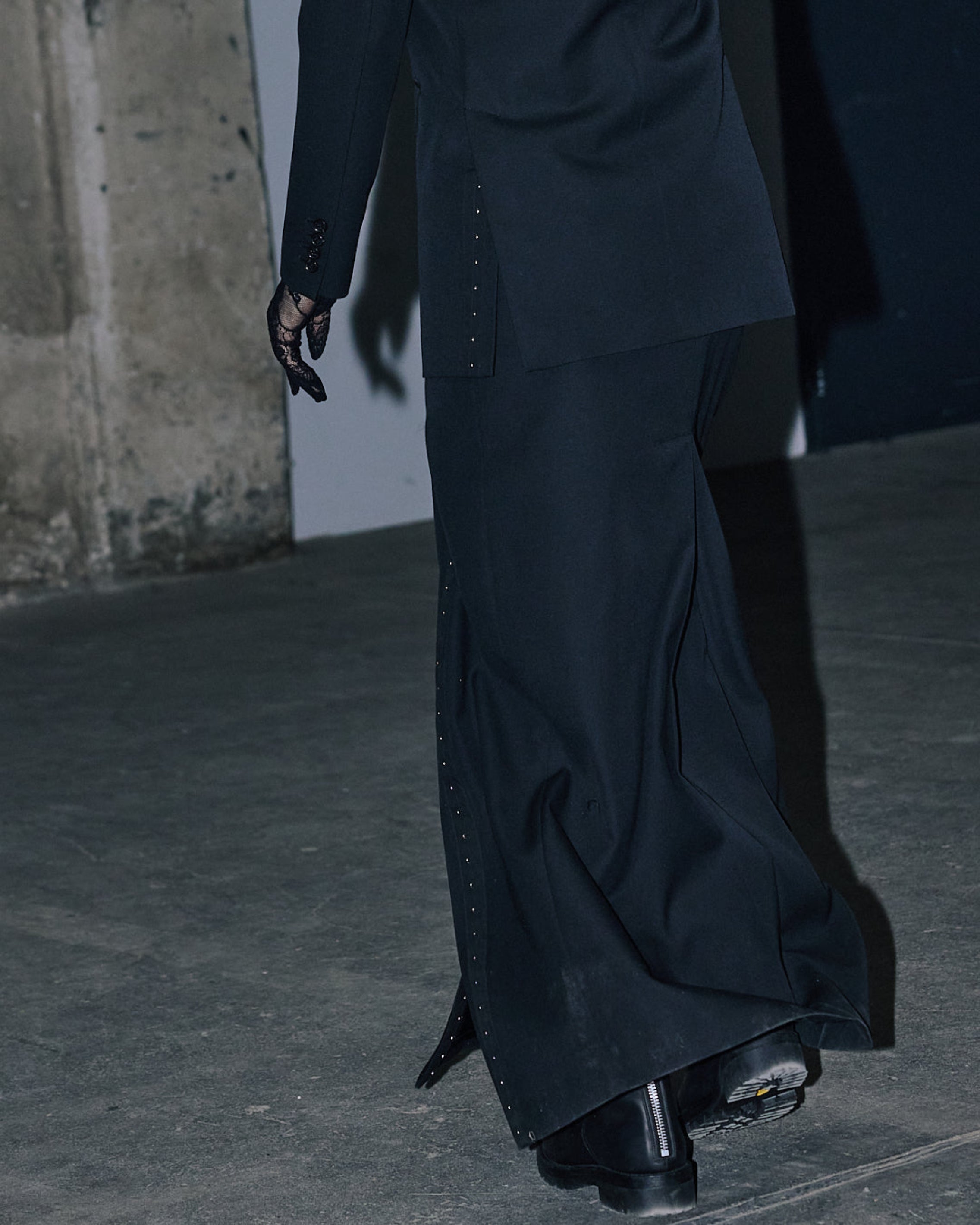 WOOL GABARDINE SLIT SKIRT
