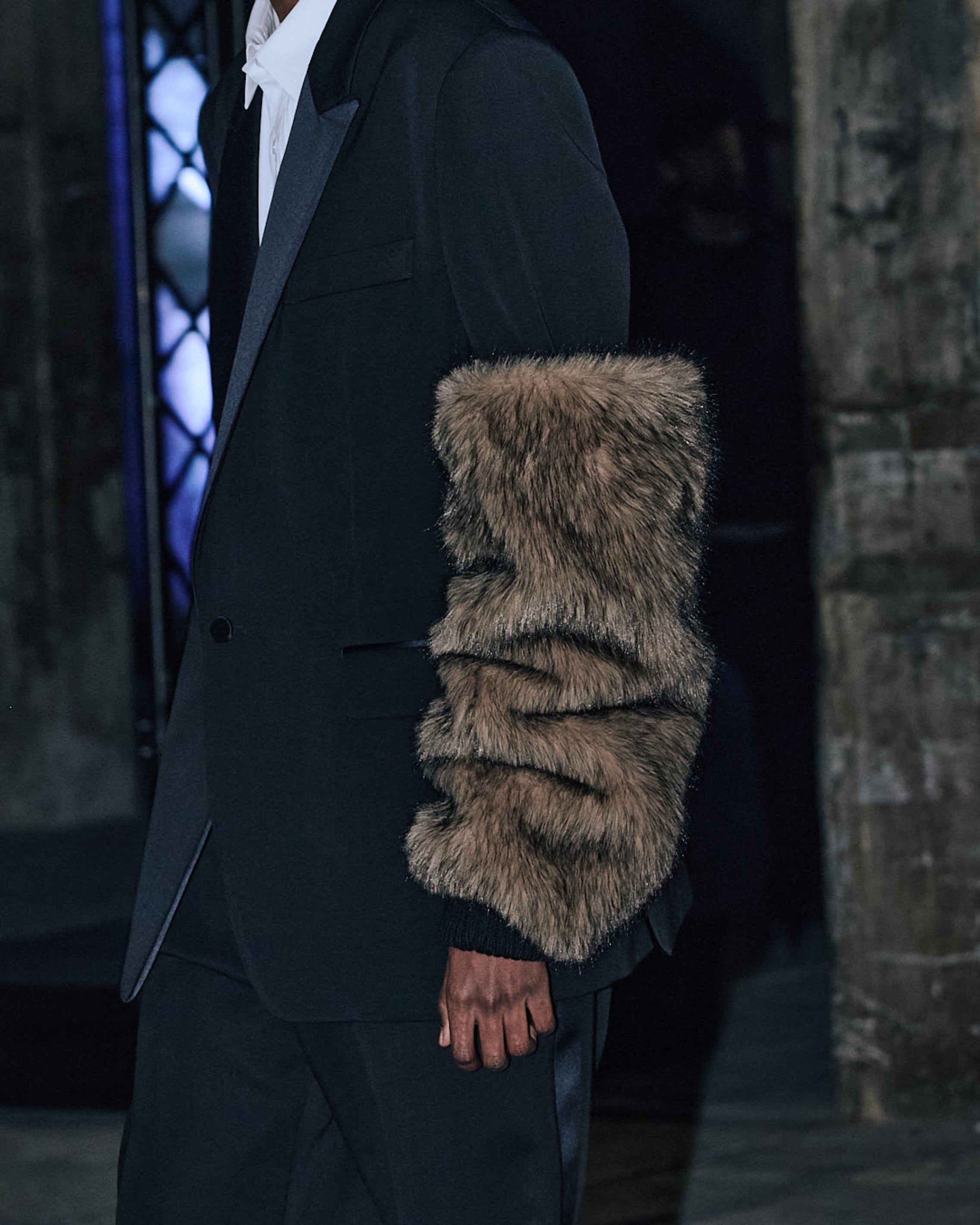 FUR ARM WARMER