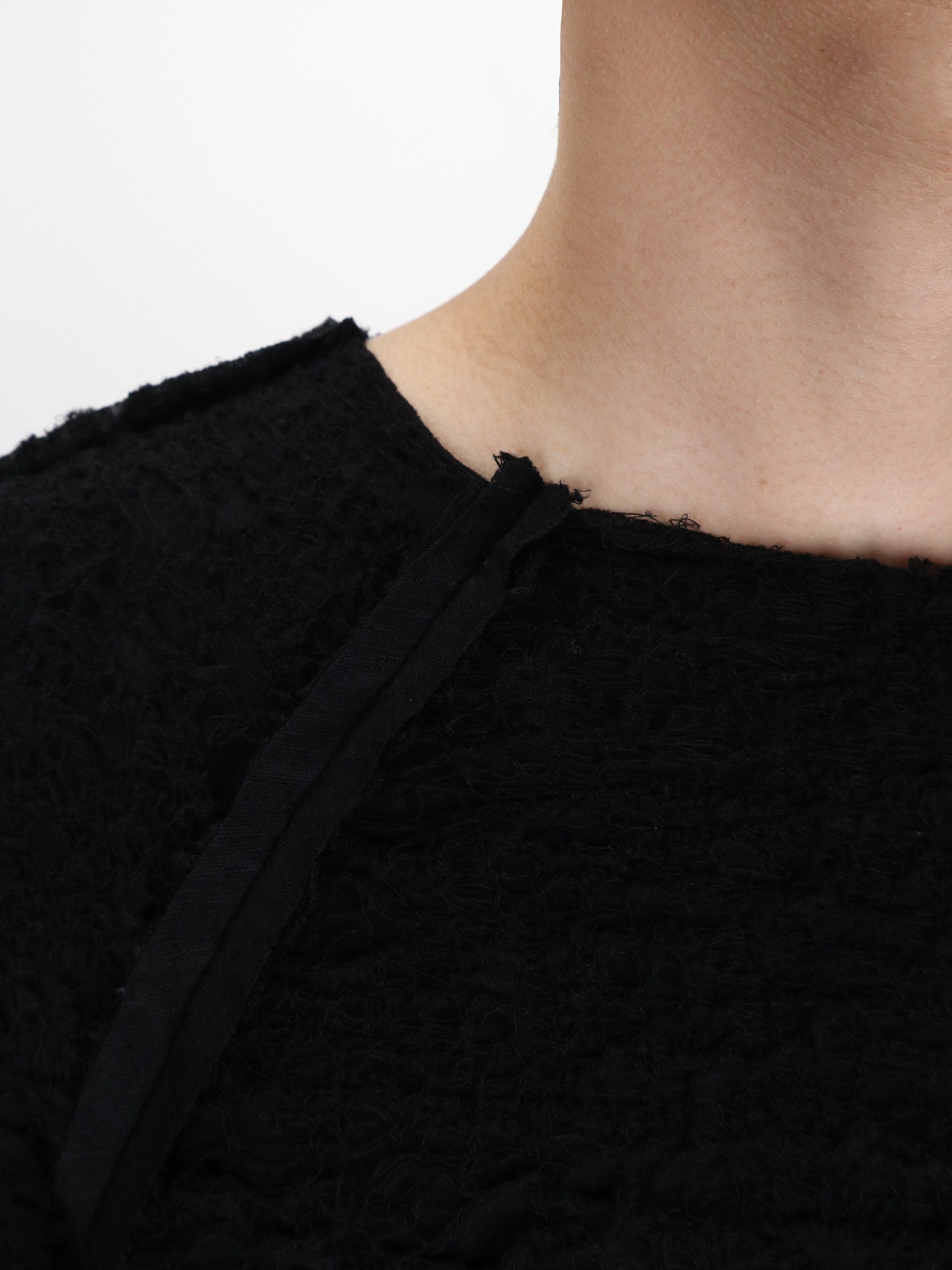 WOOL JACQUARD CUT-OUT CREW NECK TOP