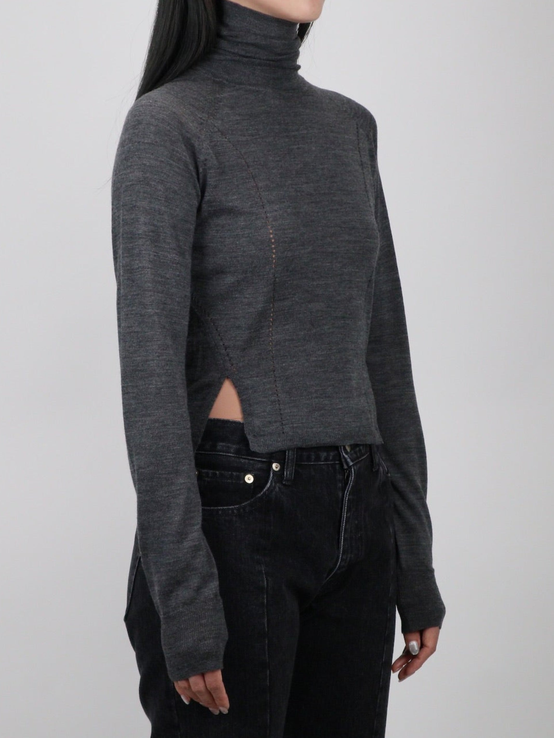 TURTLE NECK KNIT SWEATER