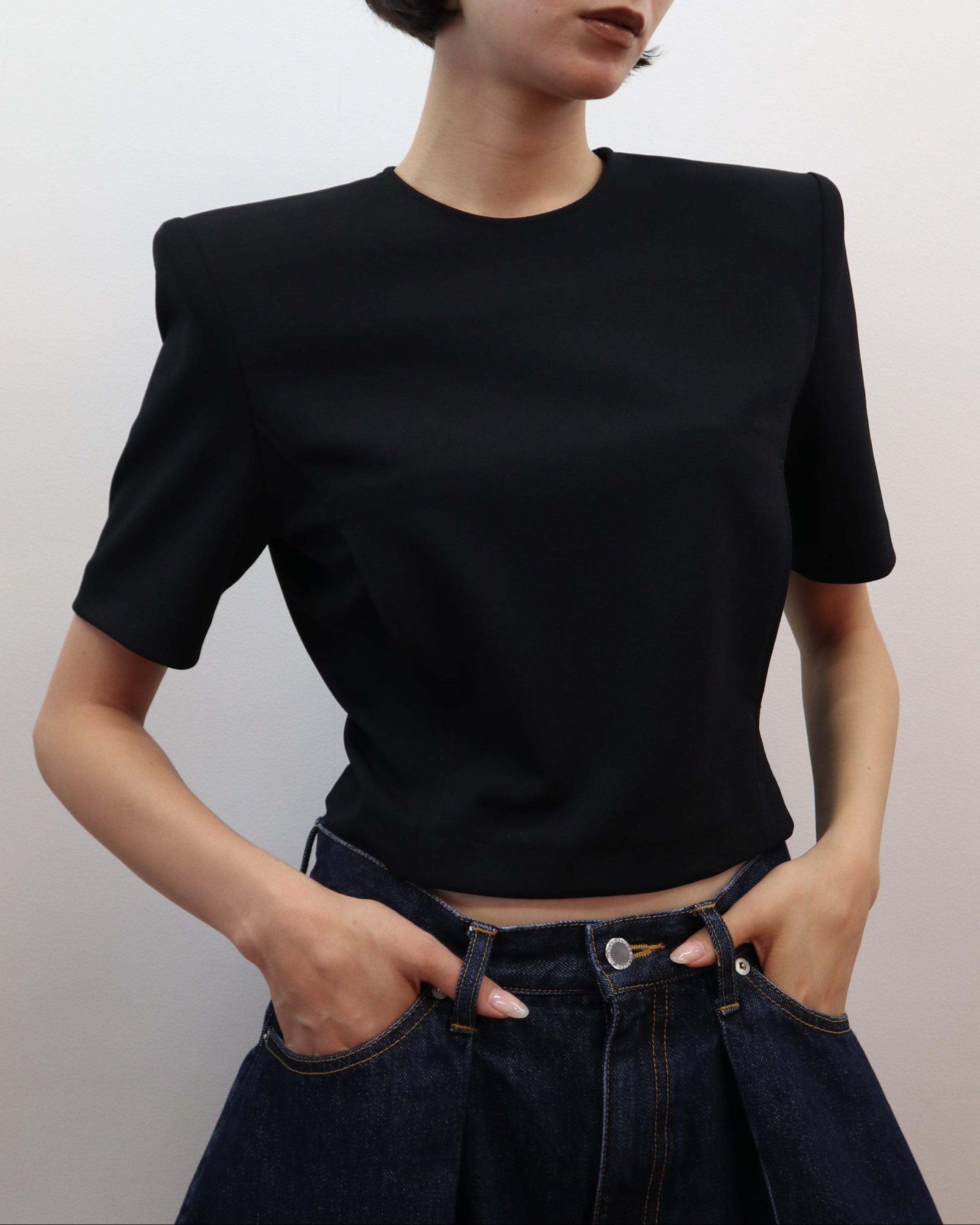 PONTE JERSEY POWER SHOULDER TEE