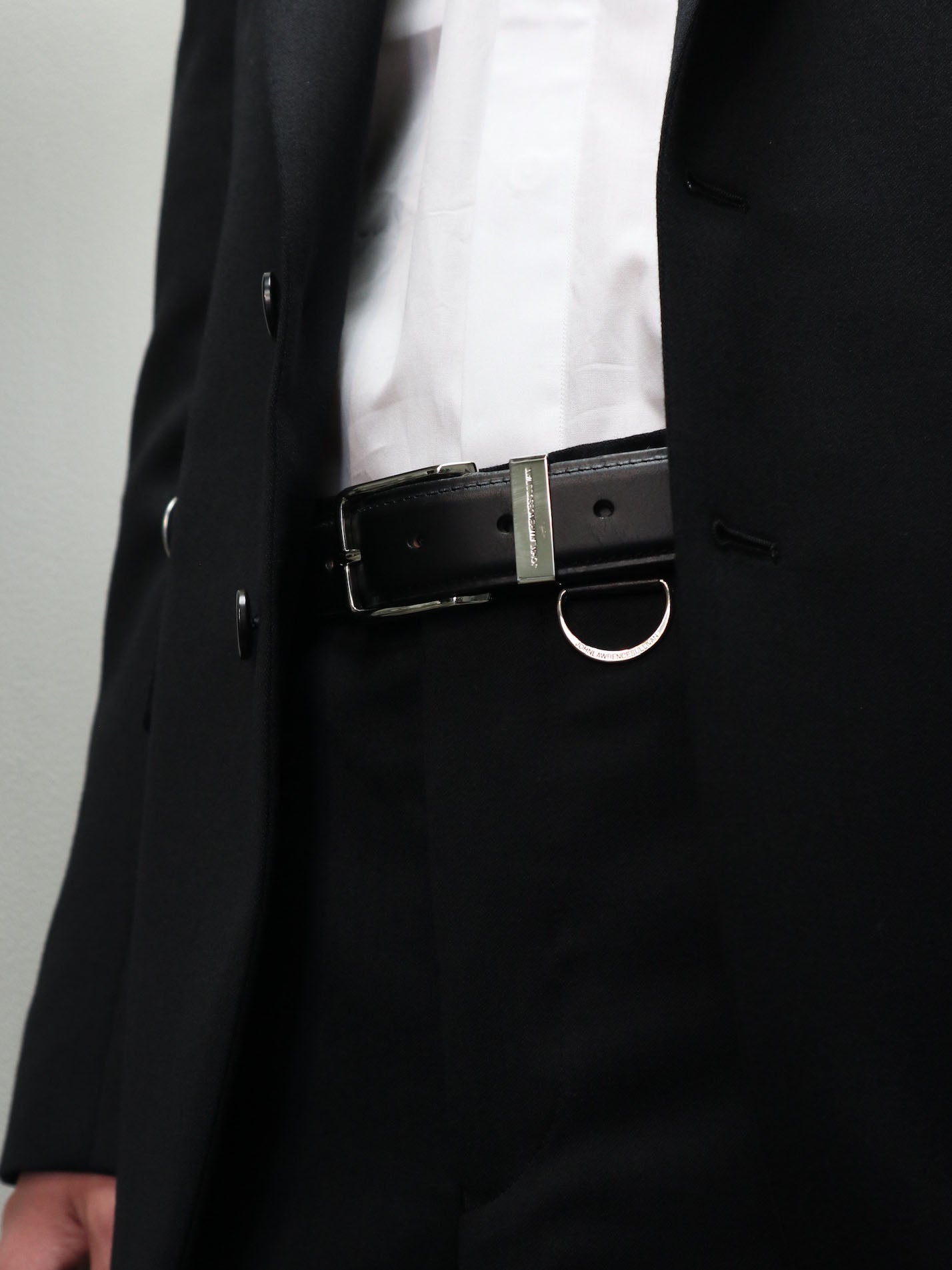 Leather pin buckle belt with d-ring