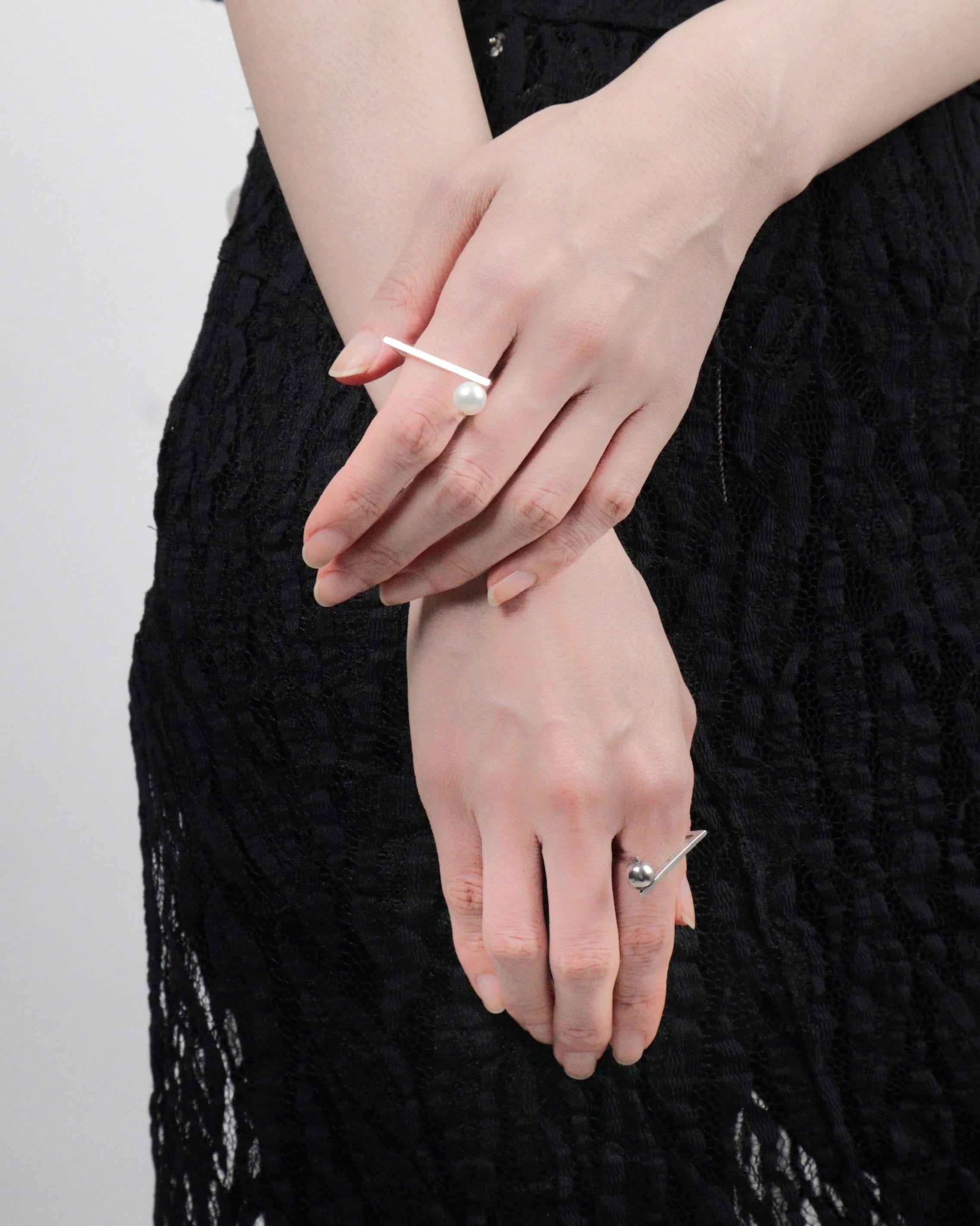 TRIANGLE RING