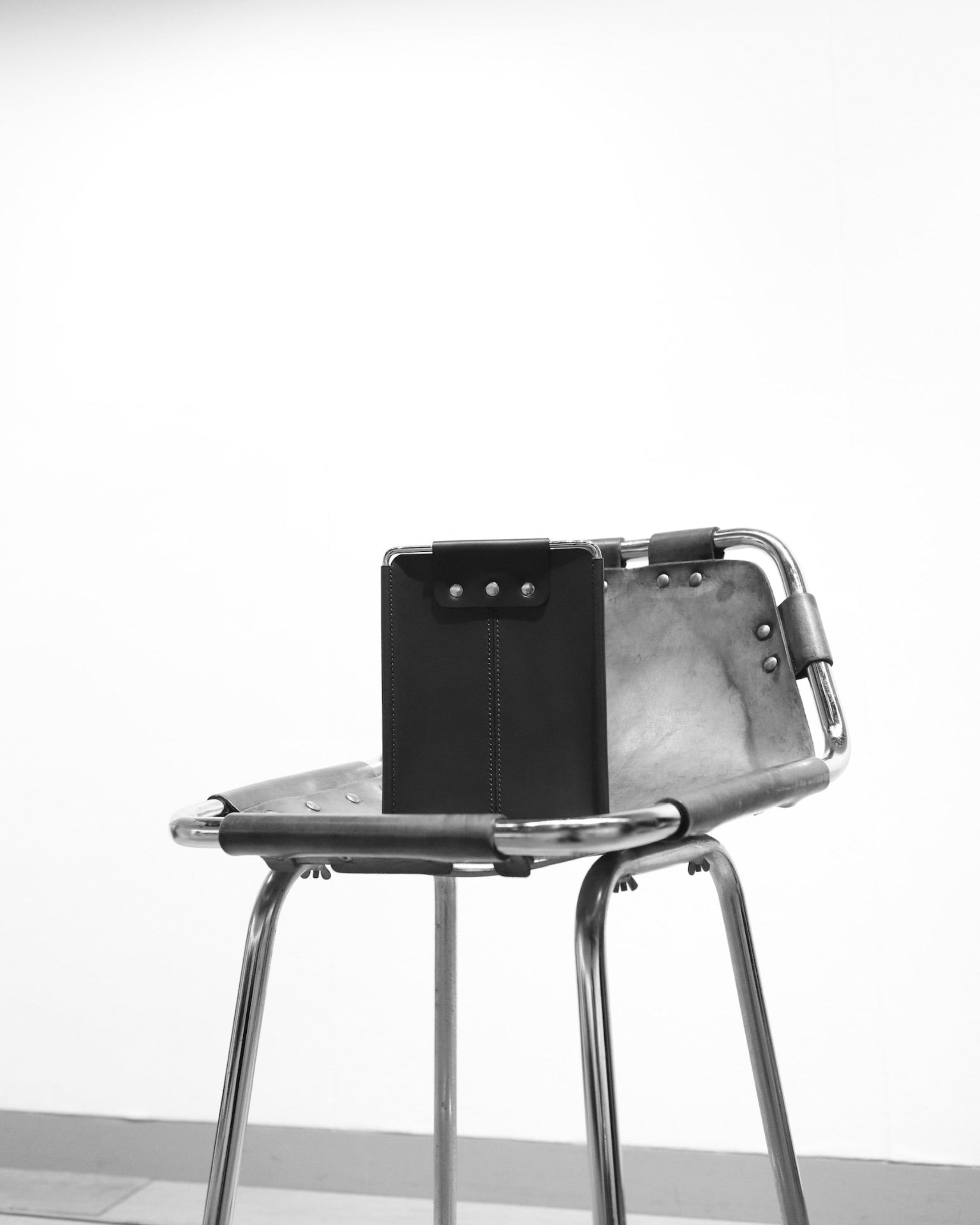 FRAME LEATHER SHOULDER BAG