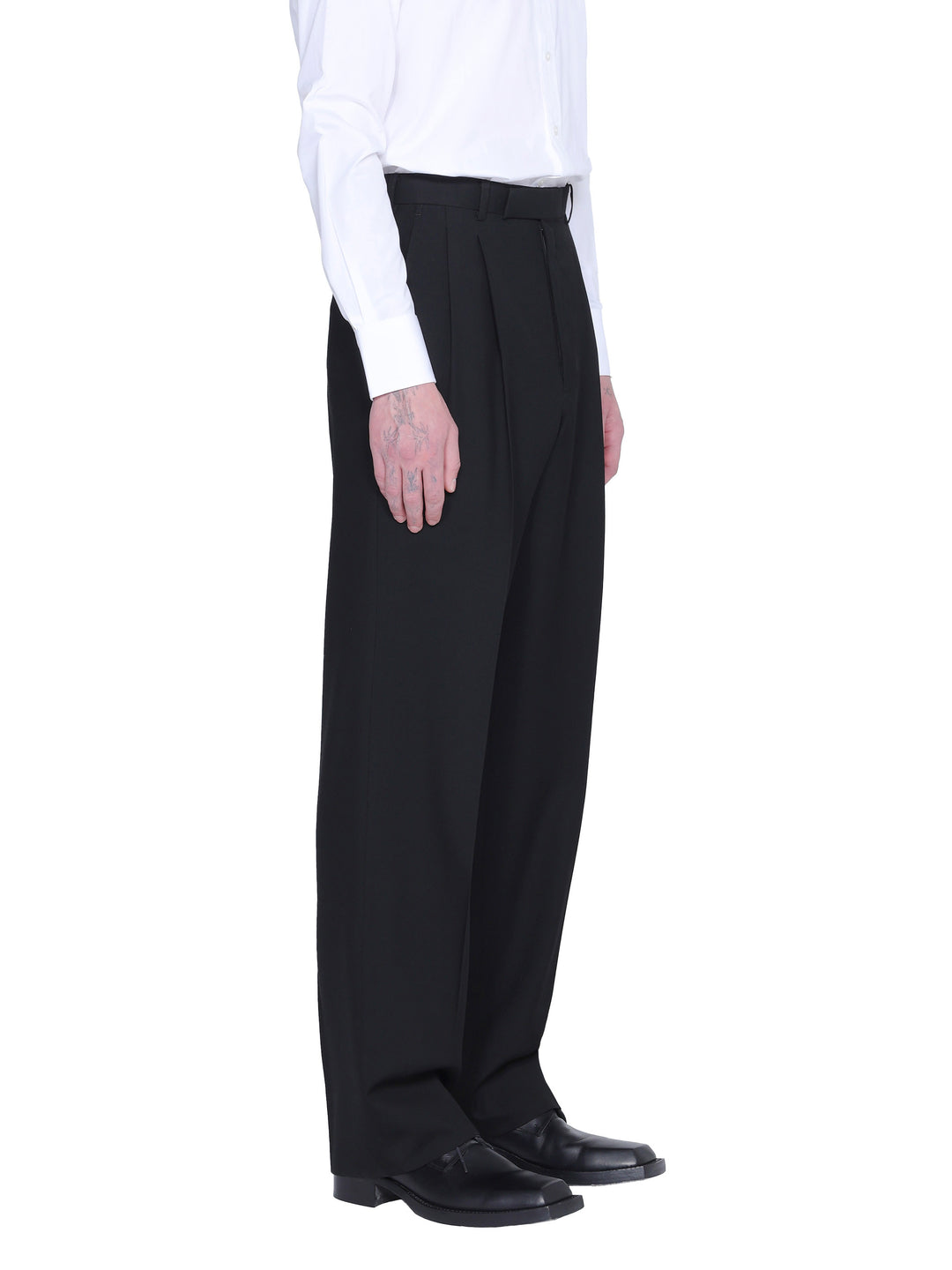 JOHN LAWRENCE SULLIVAN（ジョンローレンスサリバン）の「WOOL FLANNEL PLEATED TROUSERS（スラックス）」  - WEAR