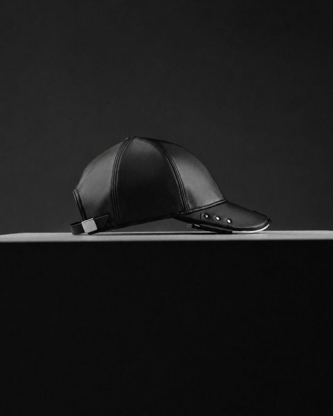 FRAMED LEATHER CAP