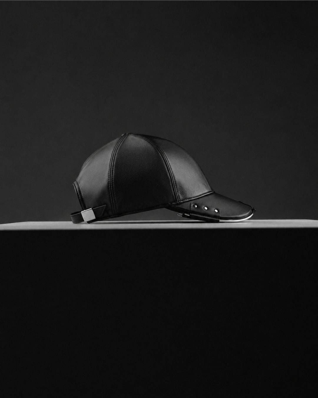 FRAMED LEATHER CAP