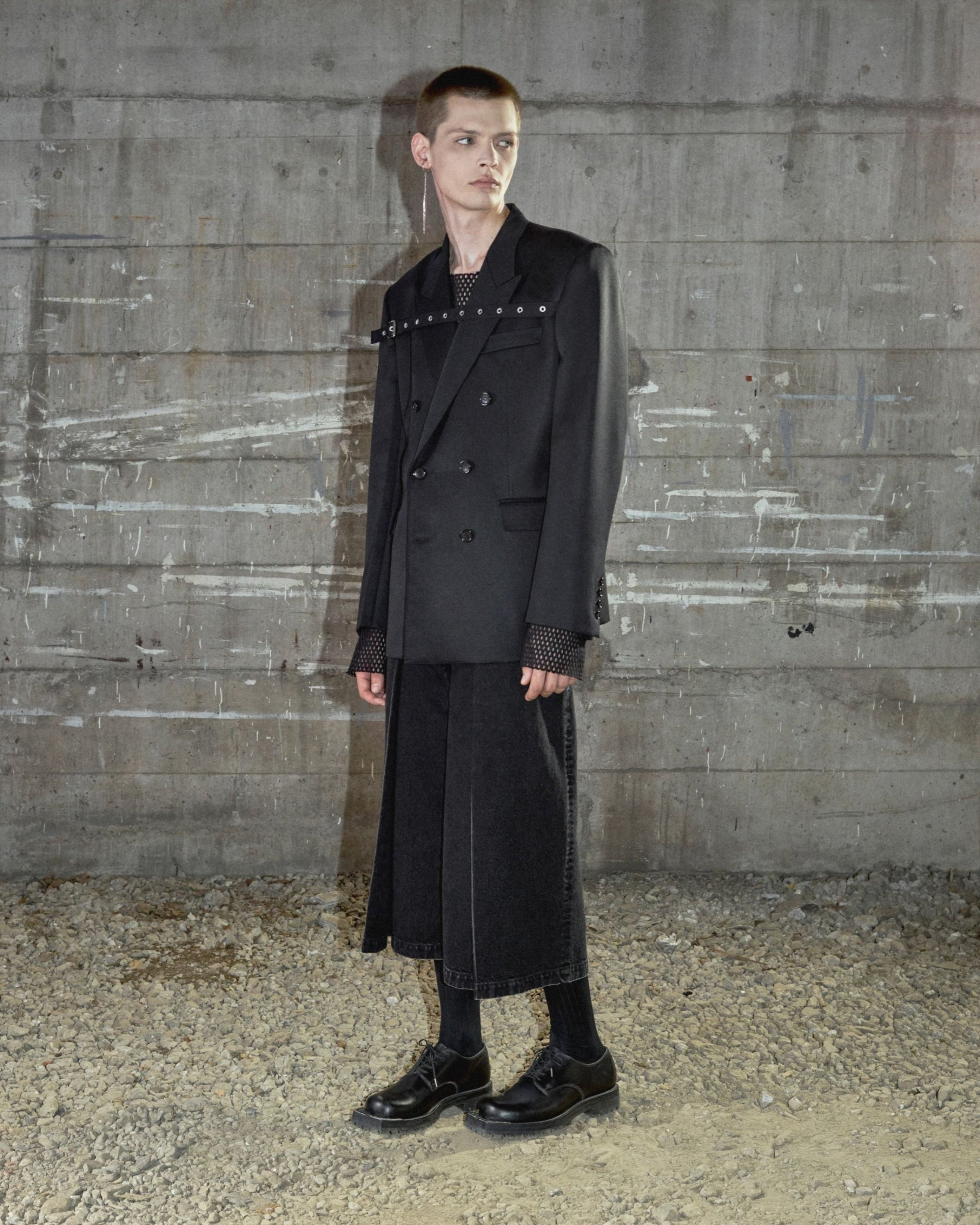 WASHED DENIM TUCKED WIDE SHORTS