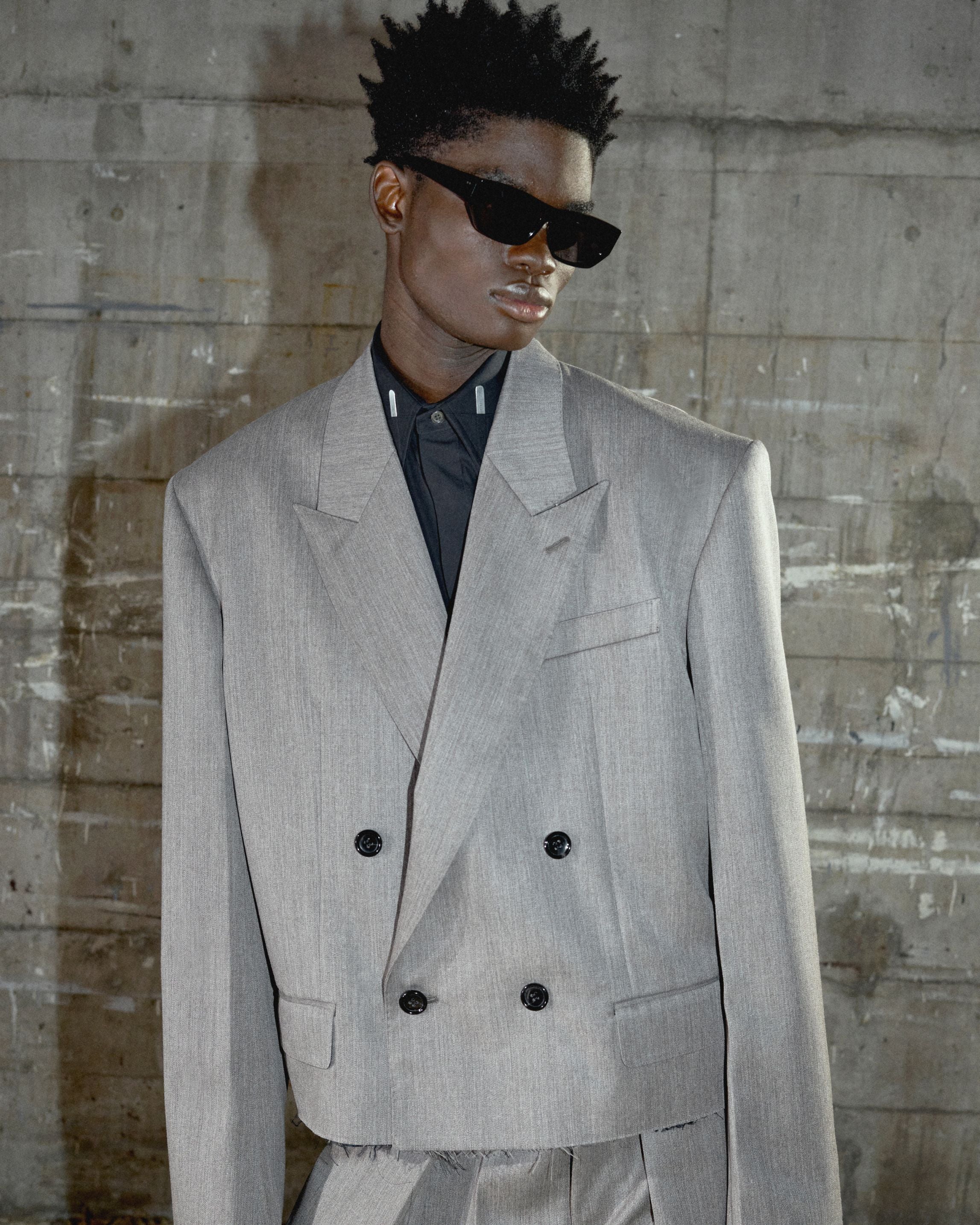 BROADCLOTH REGULAR COLLAR SHIRT WITH COLLAR STIFFENERS