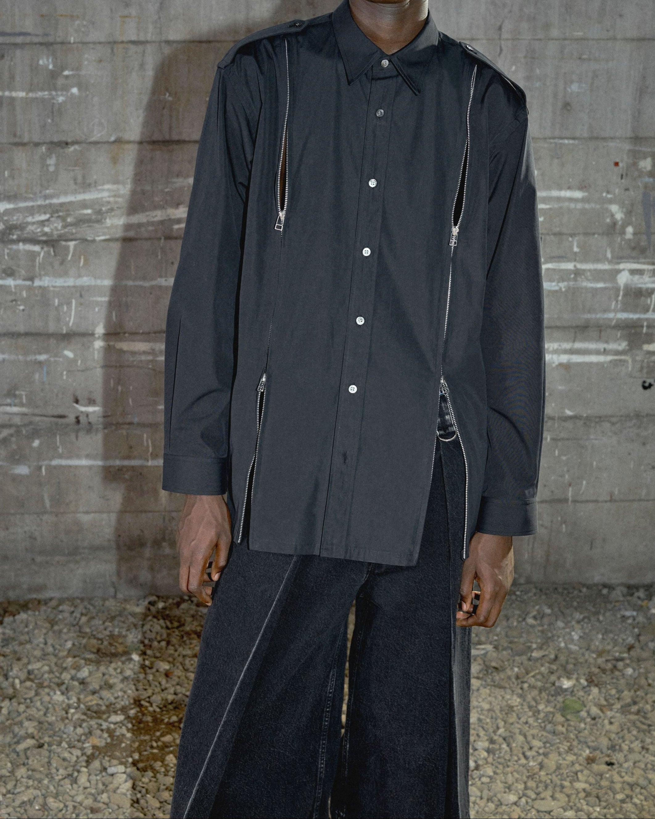 WASHED DENIM TUCKED WIDE SHORTS