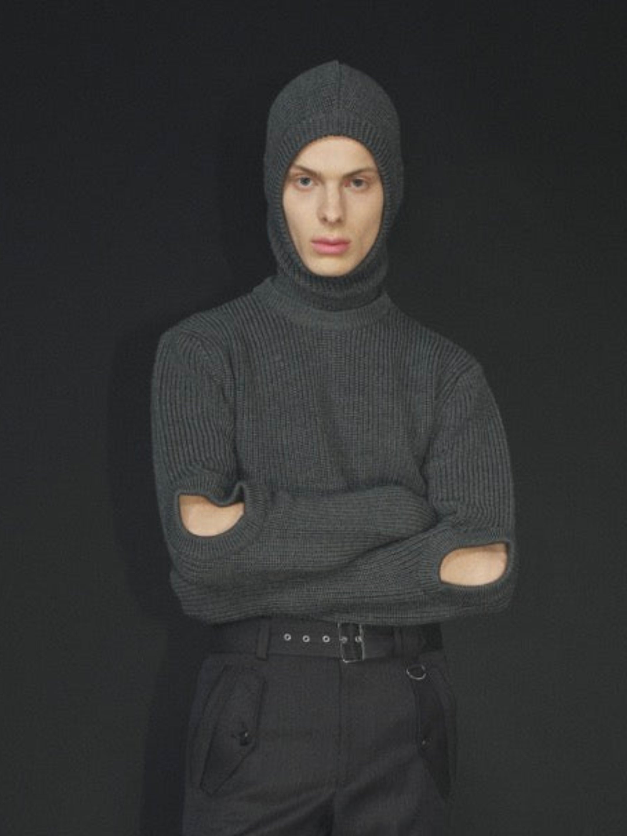 ELBOW HOLE RIB KNIT SWEATER