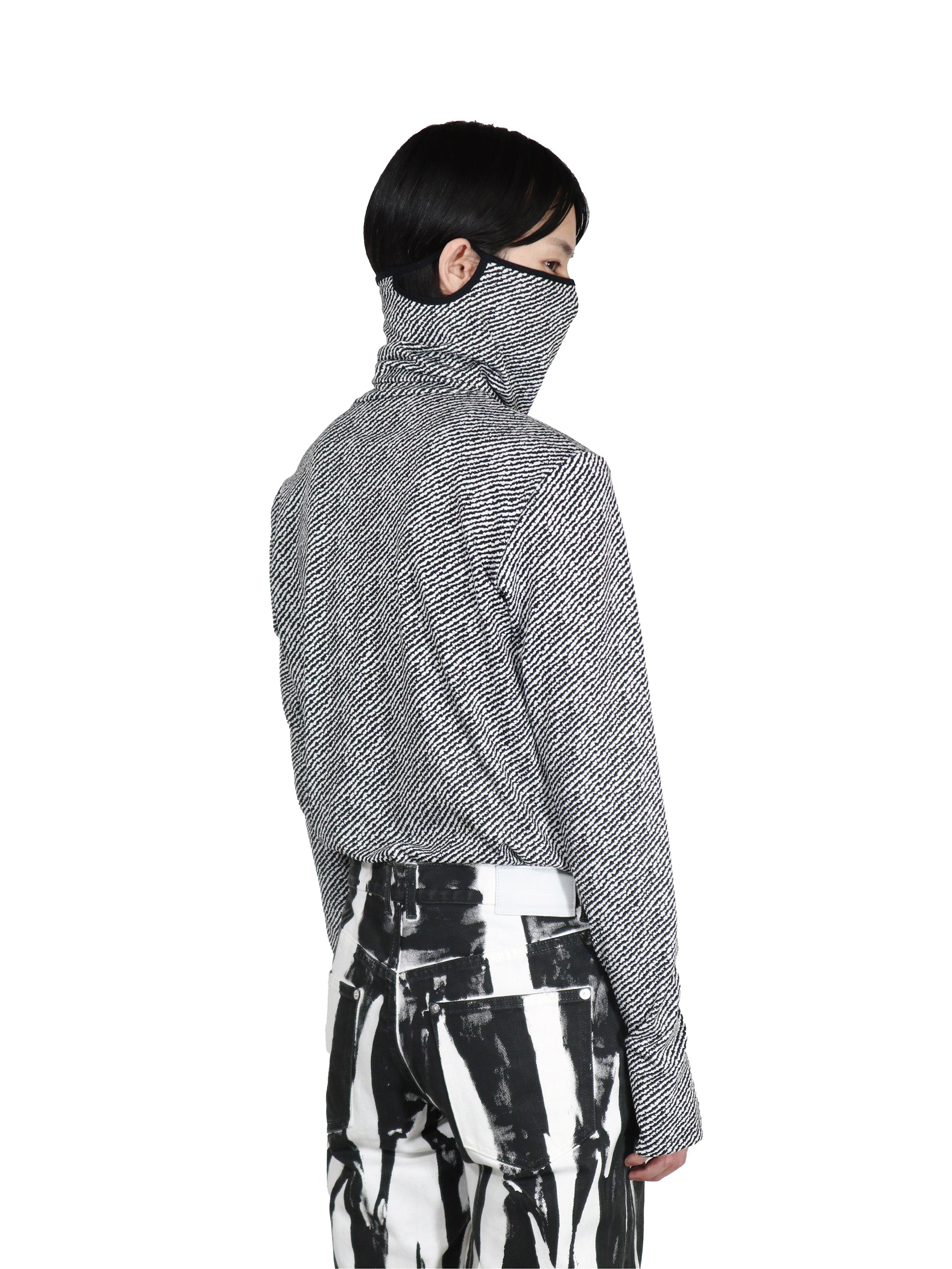 Earhook hi-neck top | Black*white