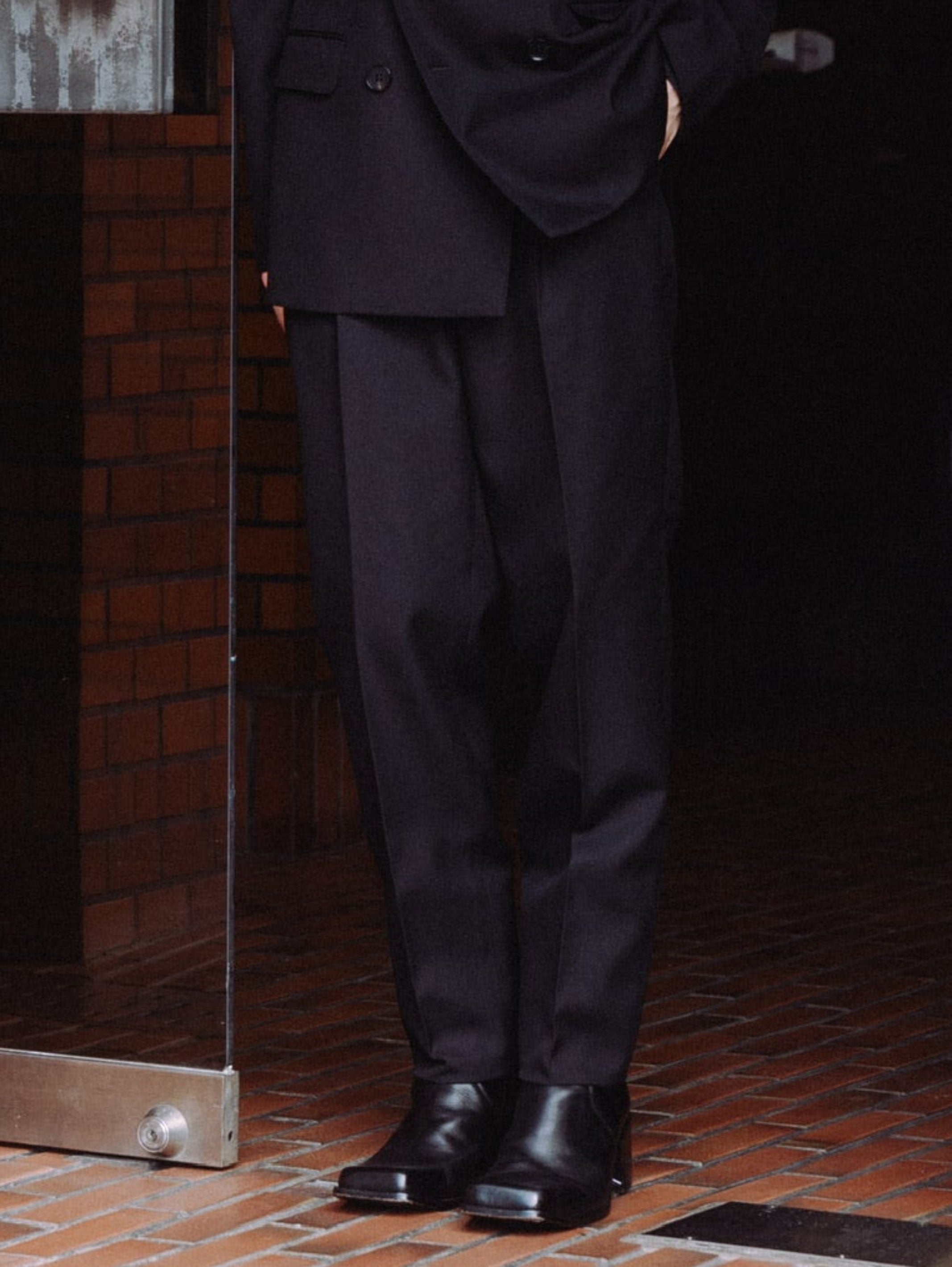 WOOL GABARDINE TUCKED TROUSERS