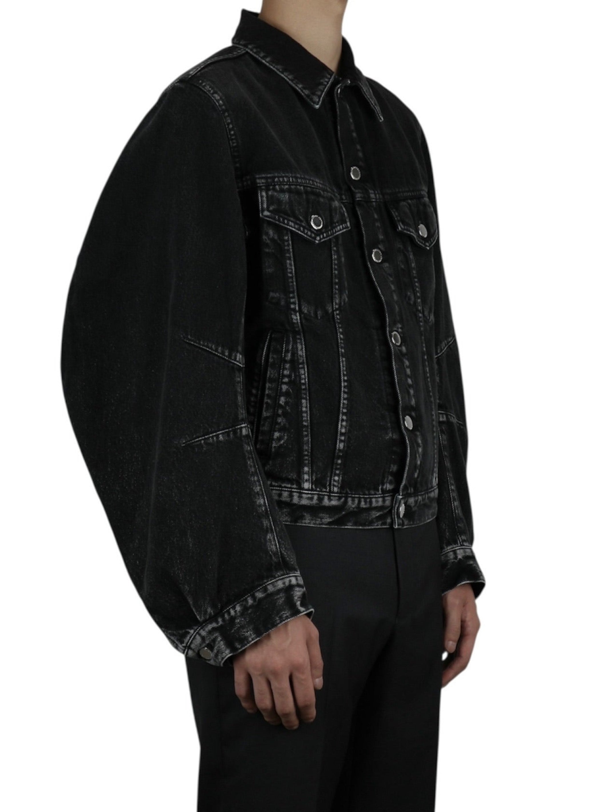 WASHED DENIM MASSIVE ROUNDED SLEEVE JACKET