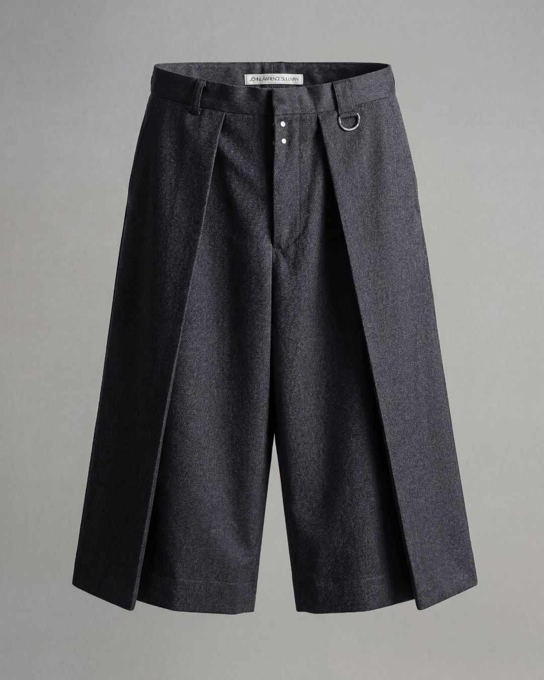 WOOL GABARDINE TUCKED WIDE SHORTS