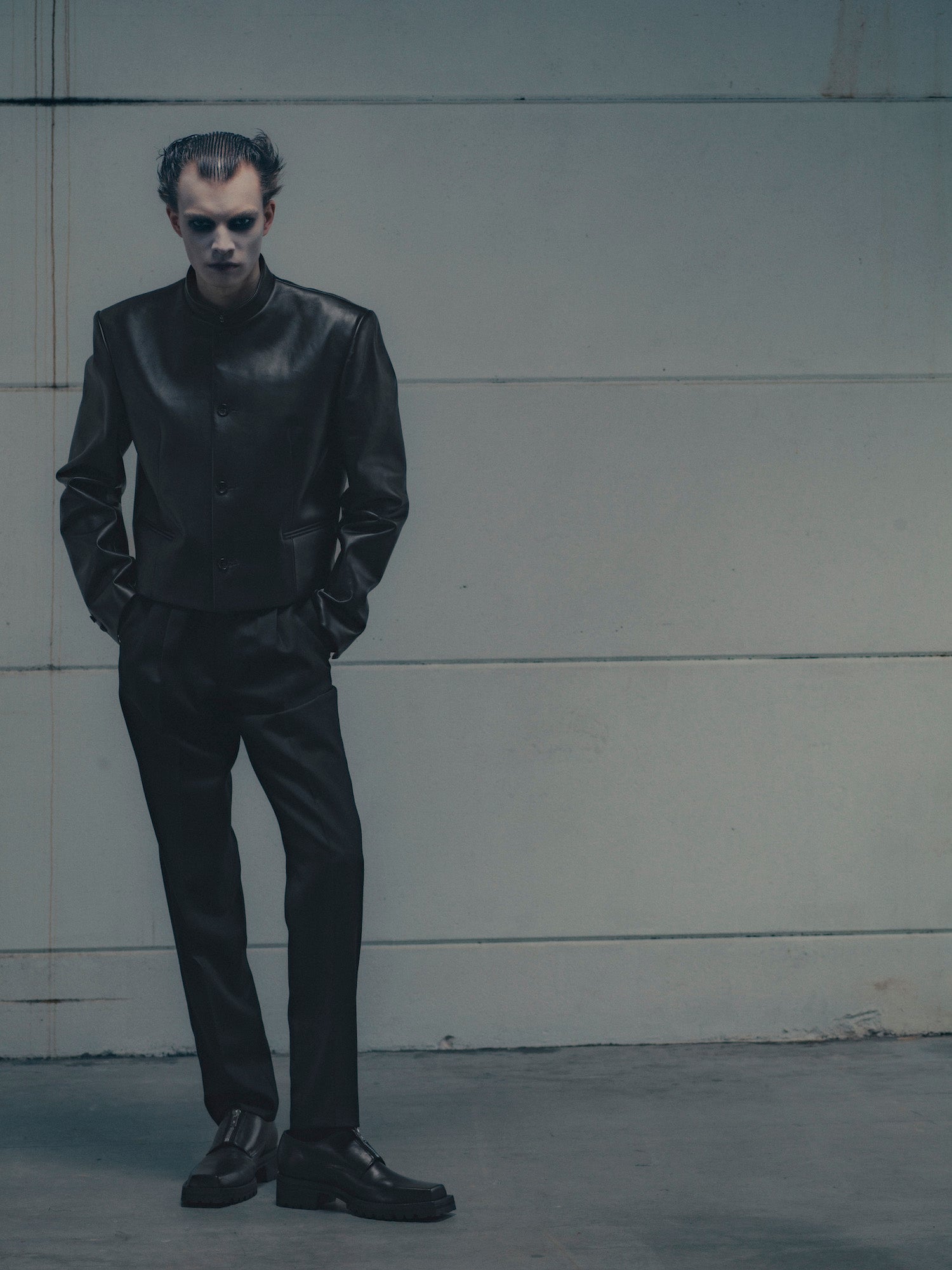 WOOL TAPERED TROUSERS