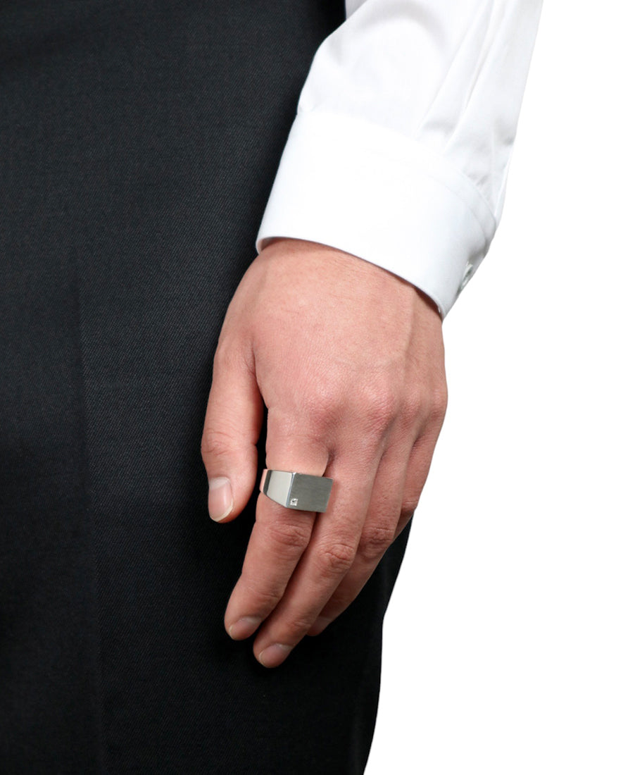 Signet ring