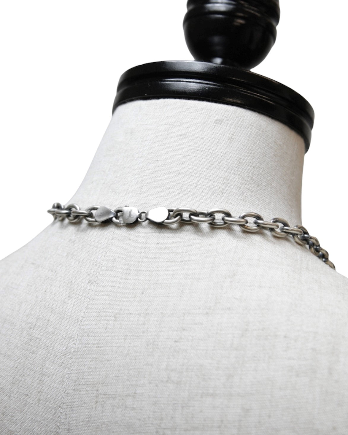 Silver chain short necklace