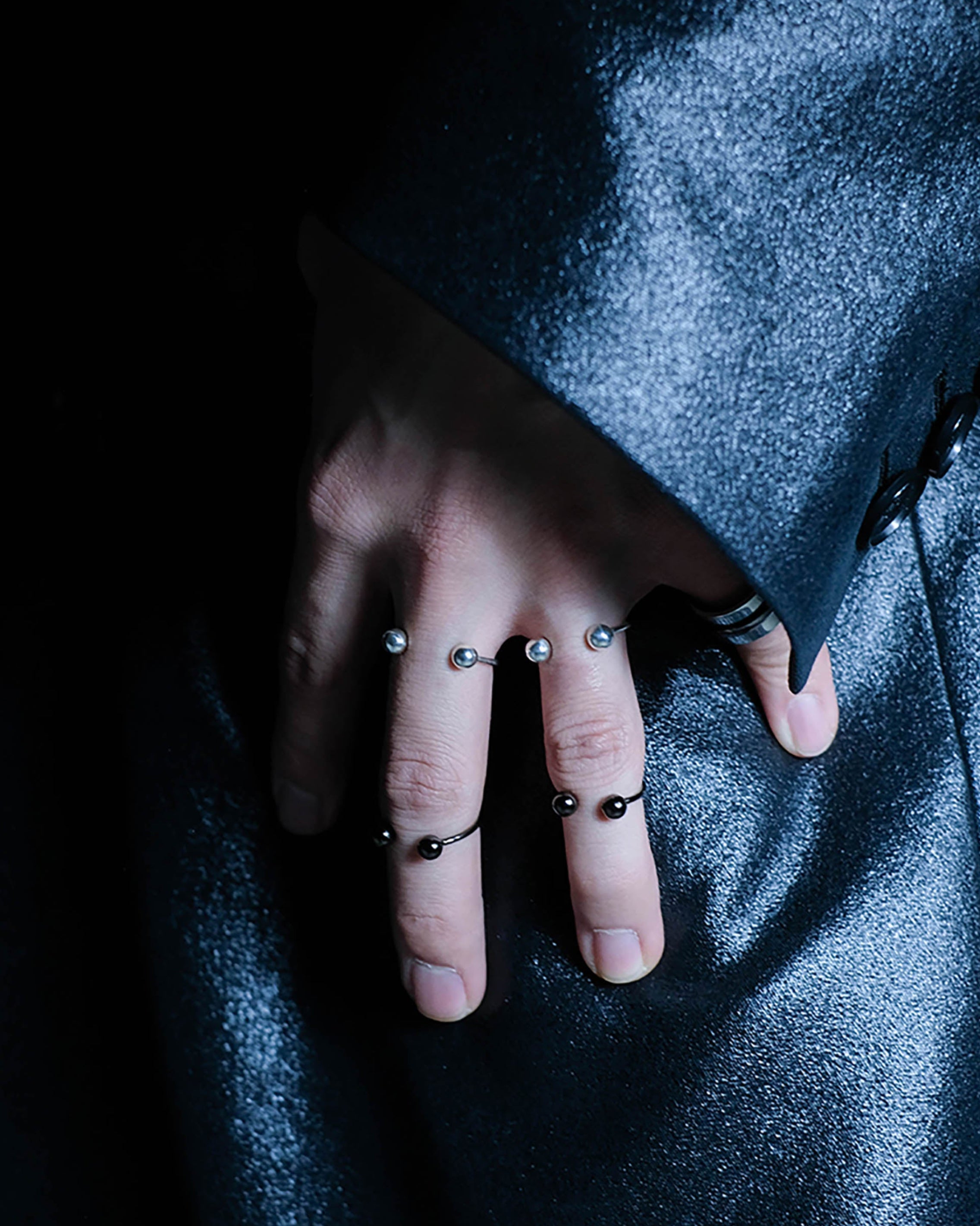 CIRCULAR BARBELL RING